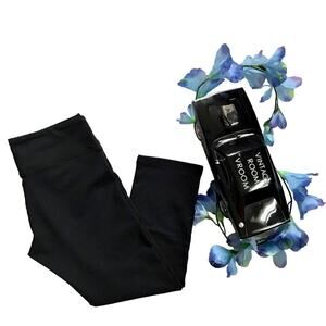 Fabletics NWOT Performance Capri Women S